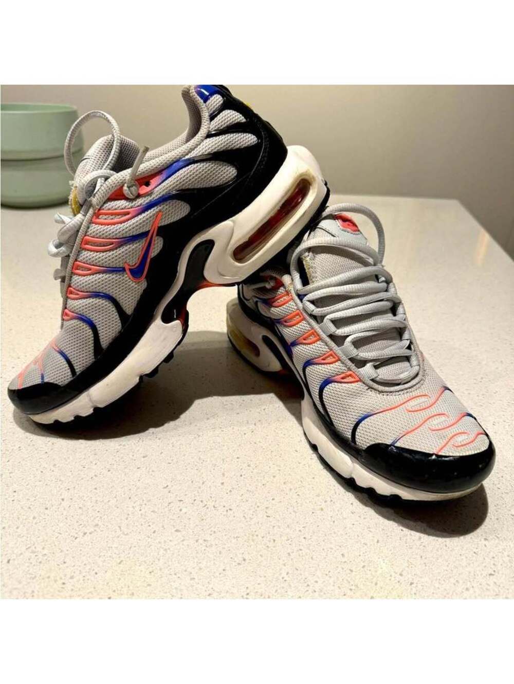 Youth air max Nike shoes 5.5y